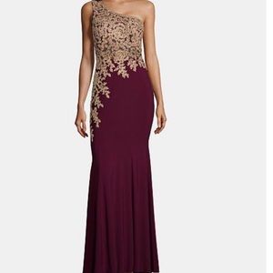 GORGEOUS Burgundy Dress by XSCAPE 🤩